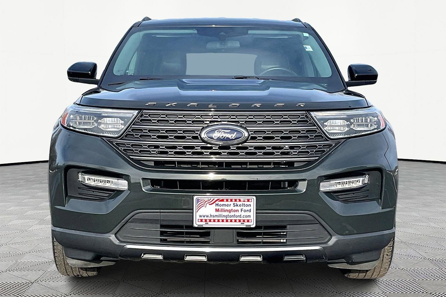 Certified 2022 Ford Explorer XLT w/ Equipment Group 202A image 3