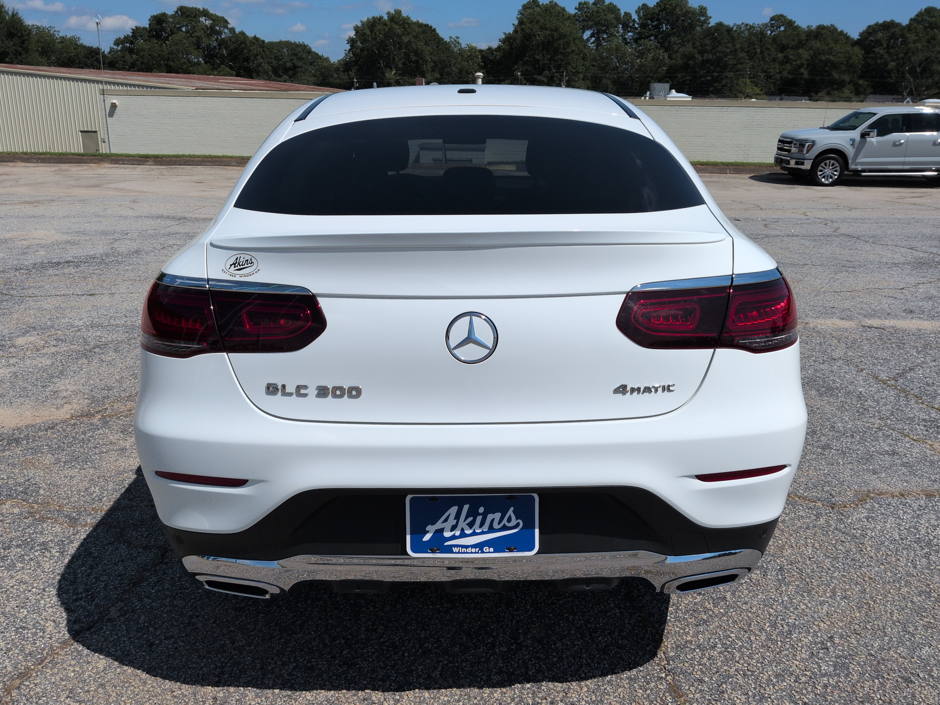 Used 2022 Mercedes-Benz GLC 300 4MATIC Coupe image 4