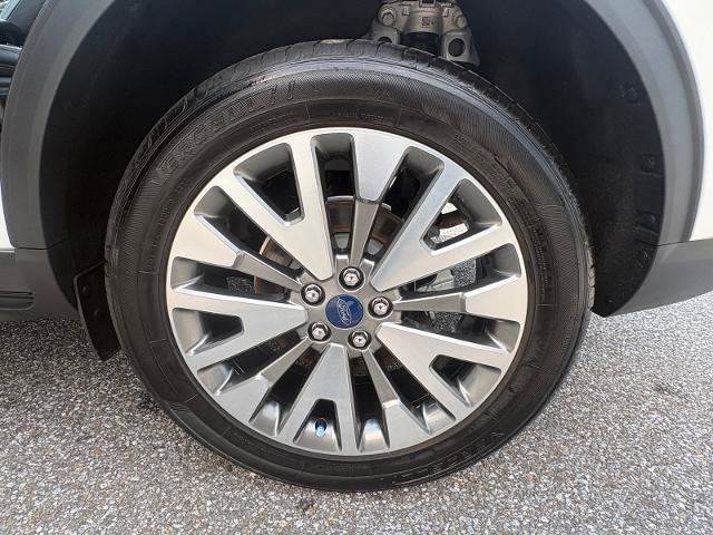 Certified 2022 Ford Escape Titanium w/ Class II Trailer Tow Package AWD/4WD image 37