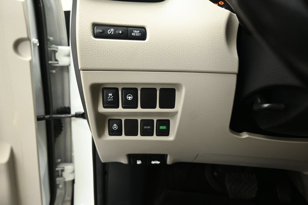 Used 2020 Nissan Rogue Sport SL w/ Premium Package FWD image 12