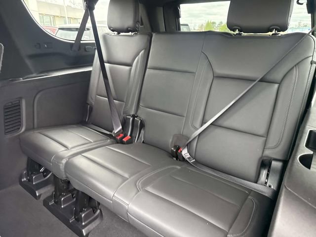 Used 2024 Chevrolet Suburban LT image 18