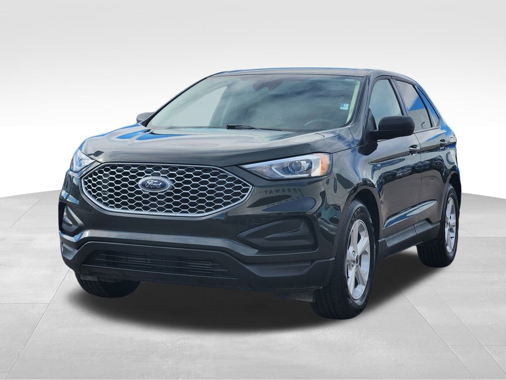 Certified 2024 Ford Edge SE image 5