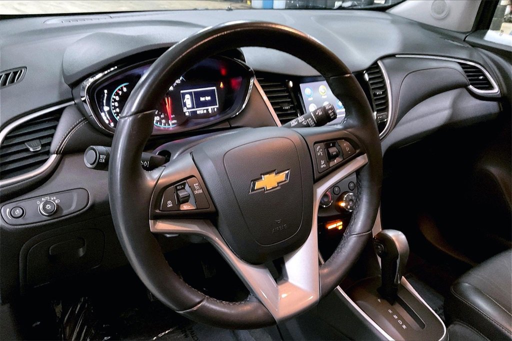 Used 2019 Chevrolet Trax LT w/ LT Convenience Package image 13