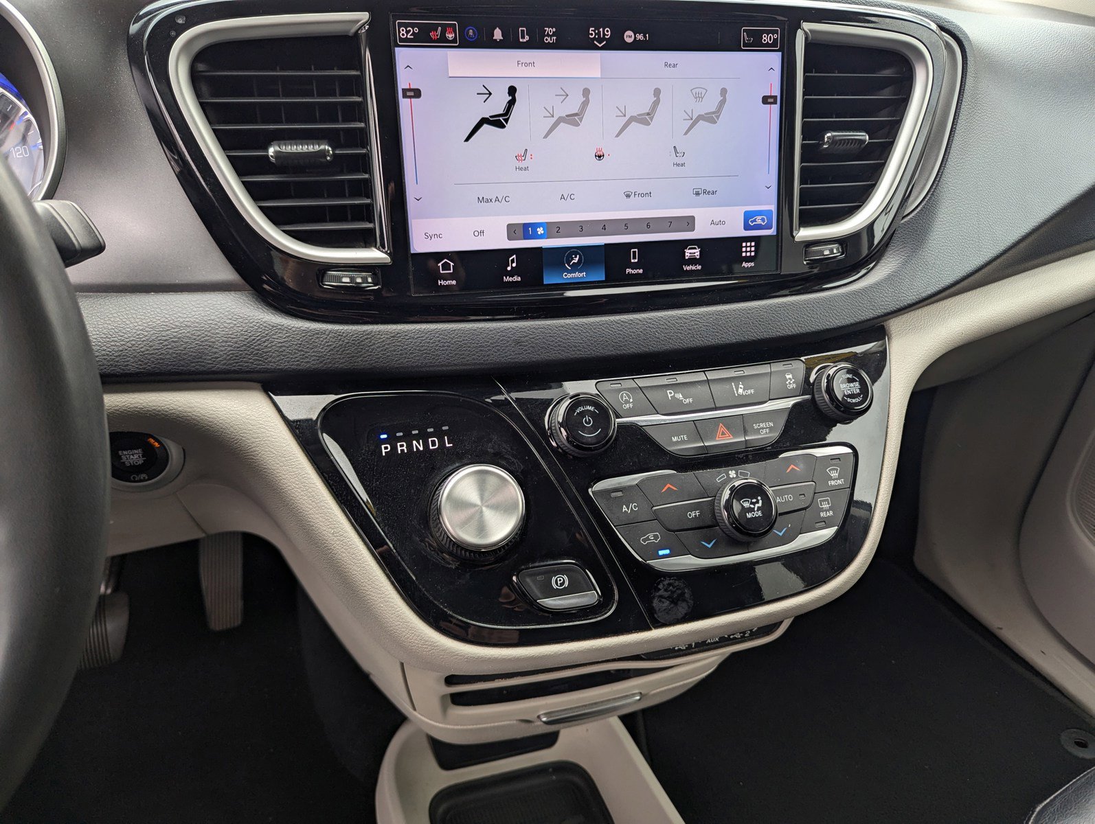 Used 2022 Chrysler Pacifica Touring-L FWD image 10