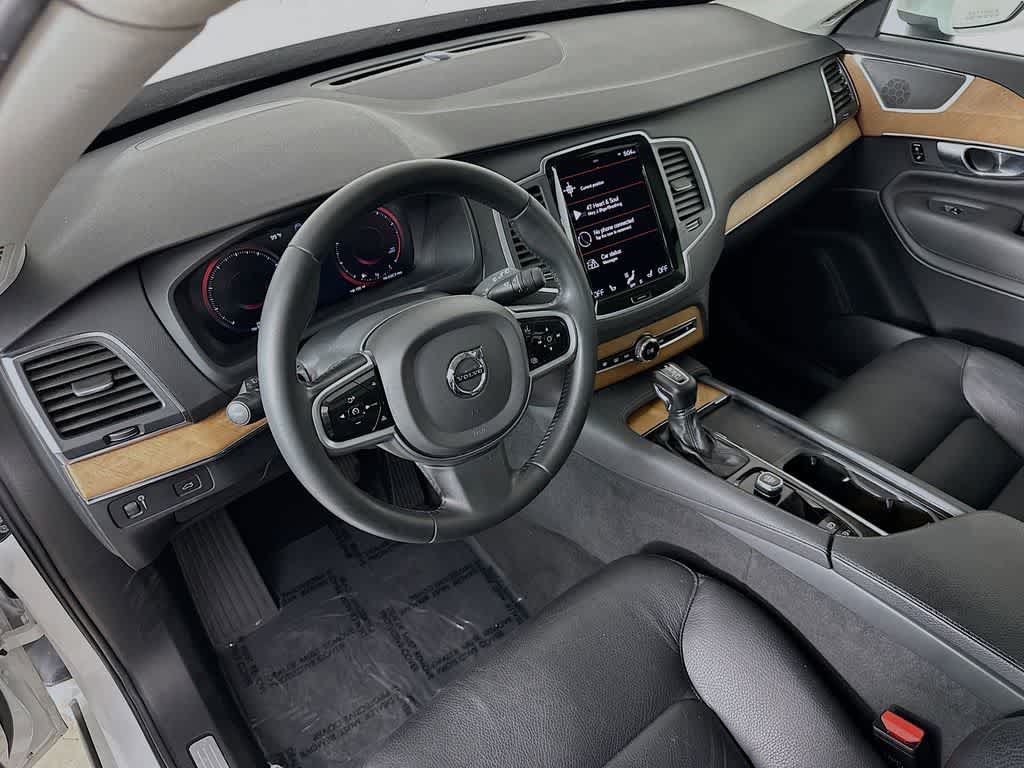 Used 2022 Volvo XC90 T6 Momentum w/ Protection Package Premier AWD/4WD image 2