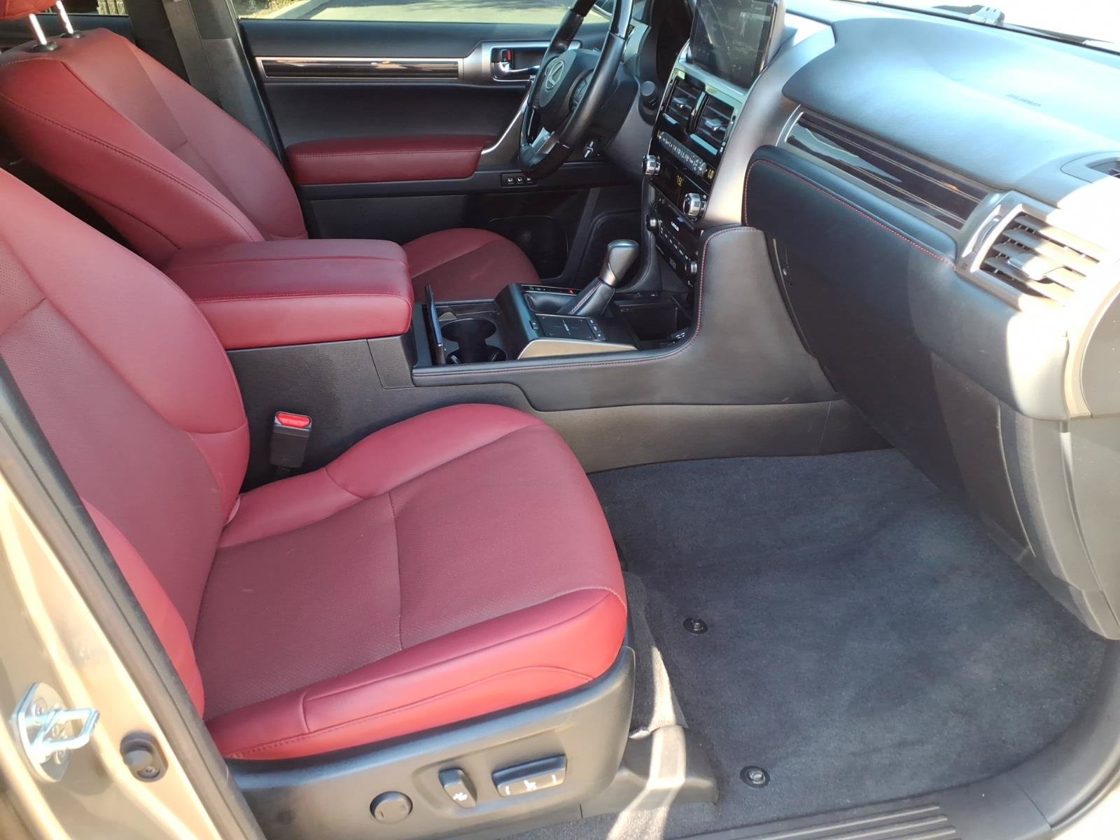 Used 2023 Lexus GX 460 Premium w/ Accessory Package AWD/4WD image 11