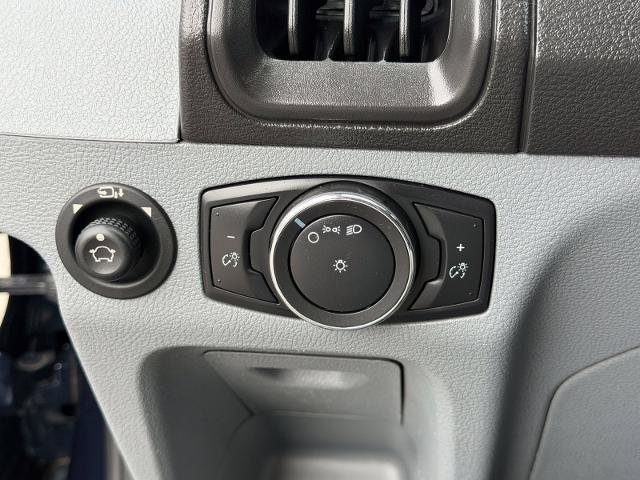 Certified 2019 Ford Transit 250 130 Medium Roof RWD image 31