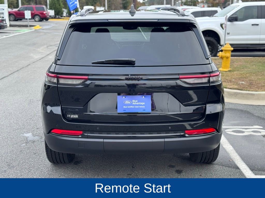 Used 2024 Jeep Grand Cherokee Altitude image 7