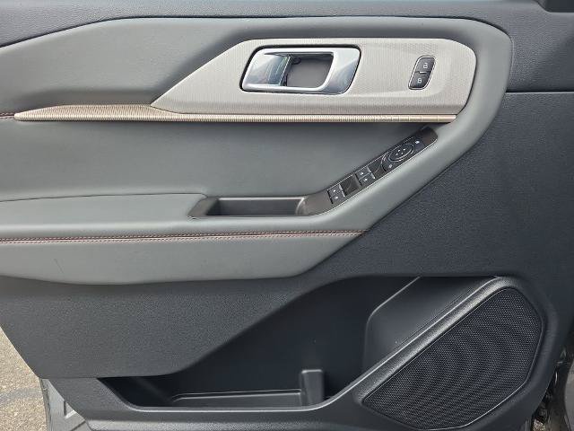 Certified 2025 Ford Explorer Active AWD/4WD image 17