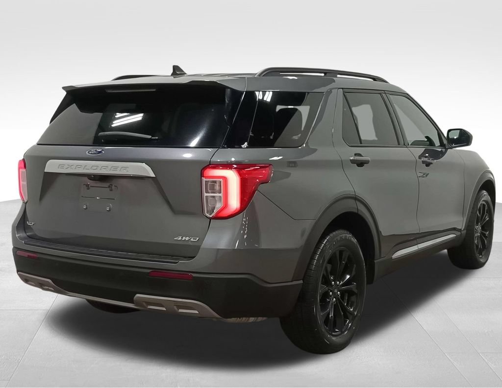 Certified 2023 Ford Explorer XLT w/ Equipment Group 202A AWD/4WD image 3