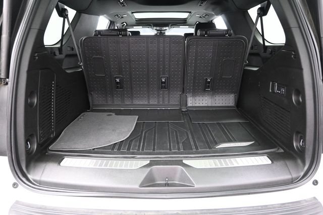 Used 2025 Chevrolet Suburban High Country AWD/4WD image 30