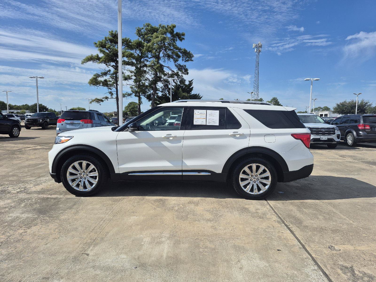 Certified 2023 Ford Explorer Limited w/ Limited Technology Package RWD image 19