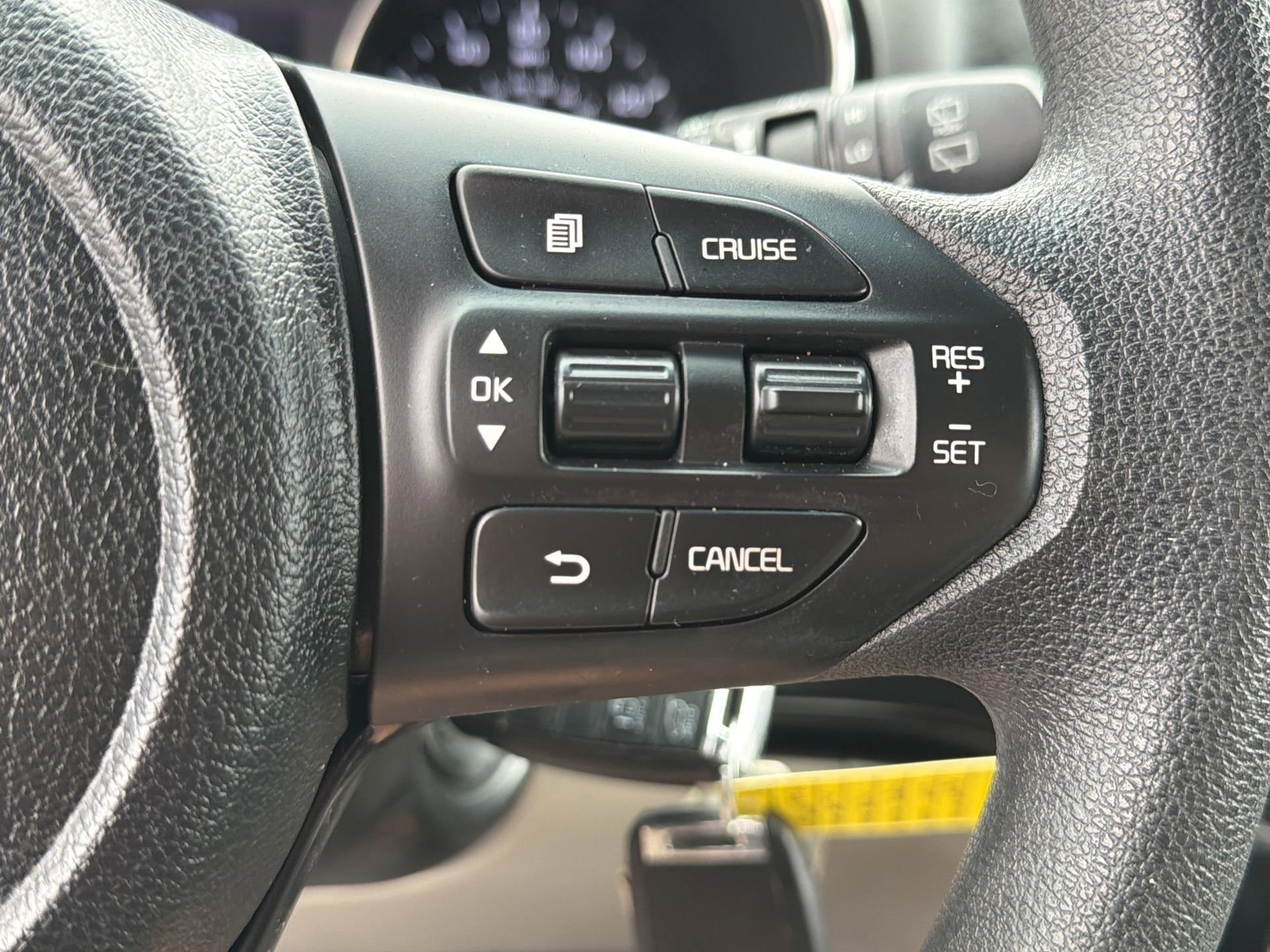 Used 2021 Kia Sedona LX image 17