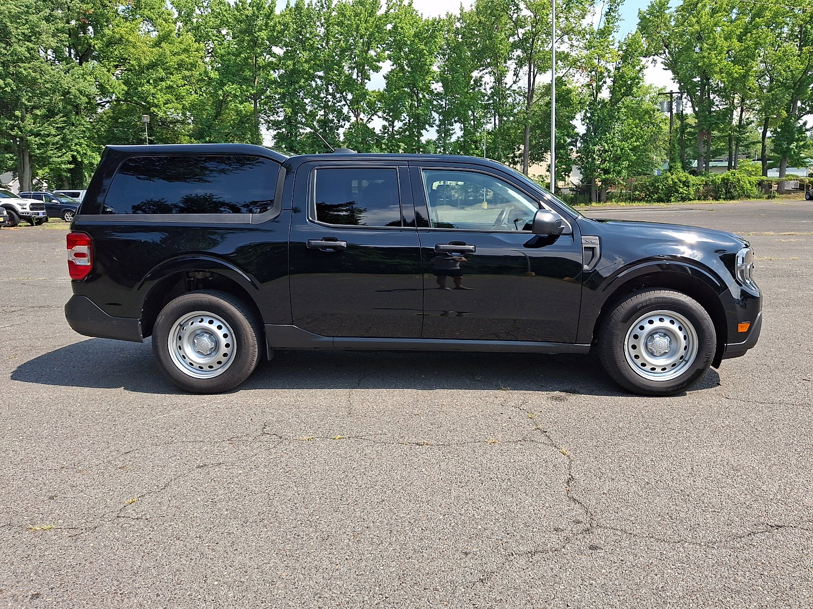 Certified 2025 Ford Maverick XL FWD image 8