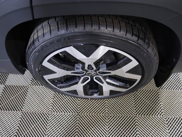 Used 2022 Volkswagen Taos SEL AWD/4WD image 33