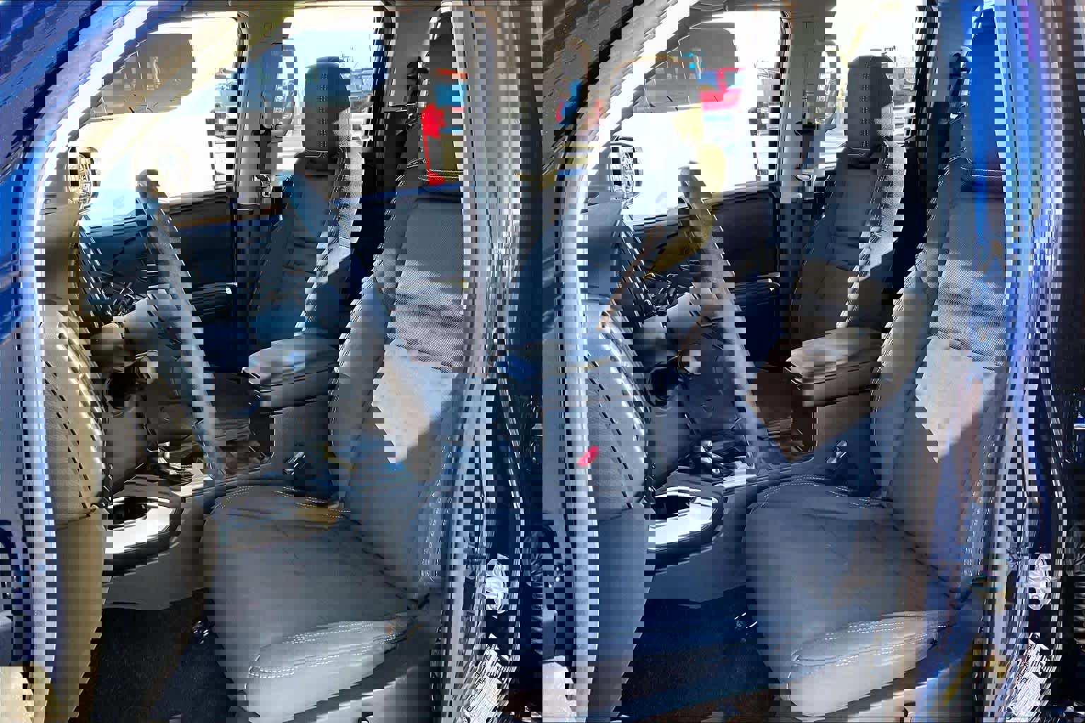 Used 2022 Nissan Frontier SV w/ Technology Package image 10