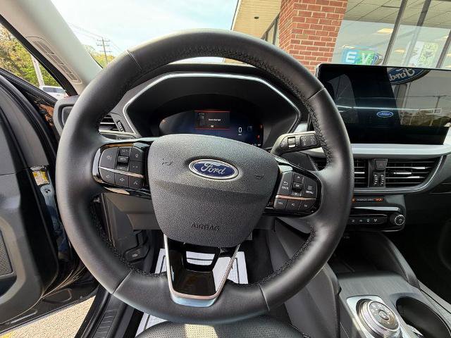 Certified 2025 Ford Escape Platinum AWD/4WD image 18