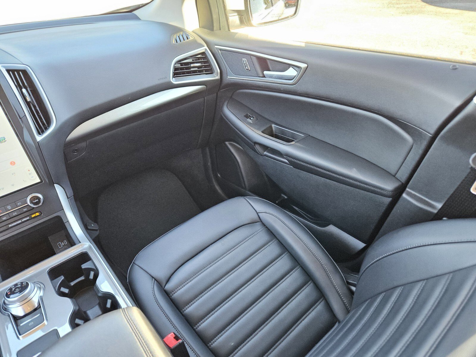 Certified 2024 Ford Edge SEL w/ Convenience Package image 16