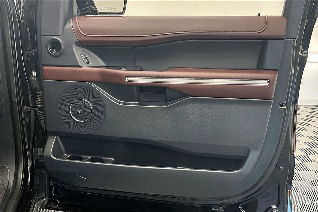 Certified 2022 Ford Expedition Limited image 24