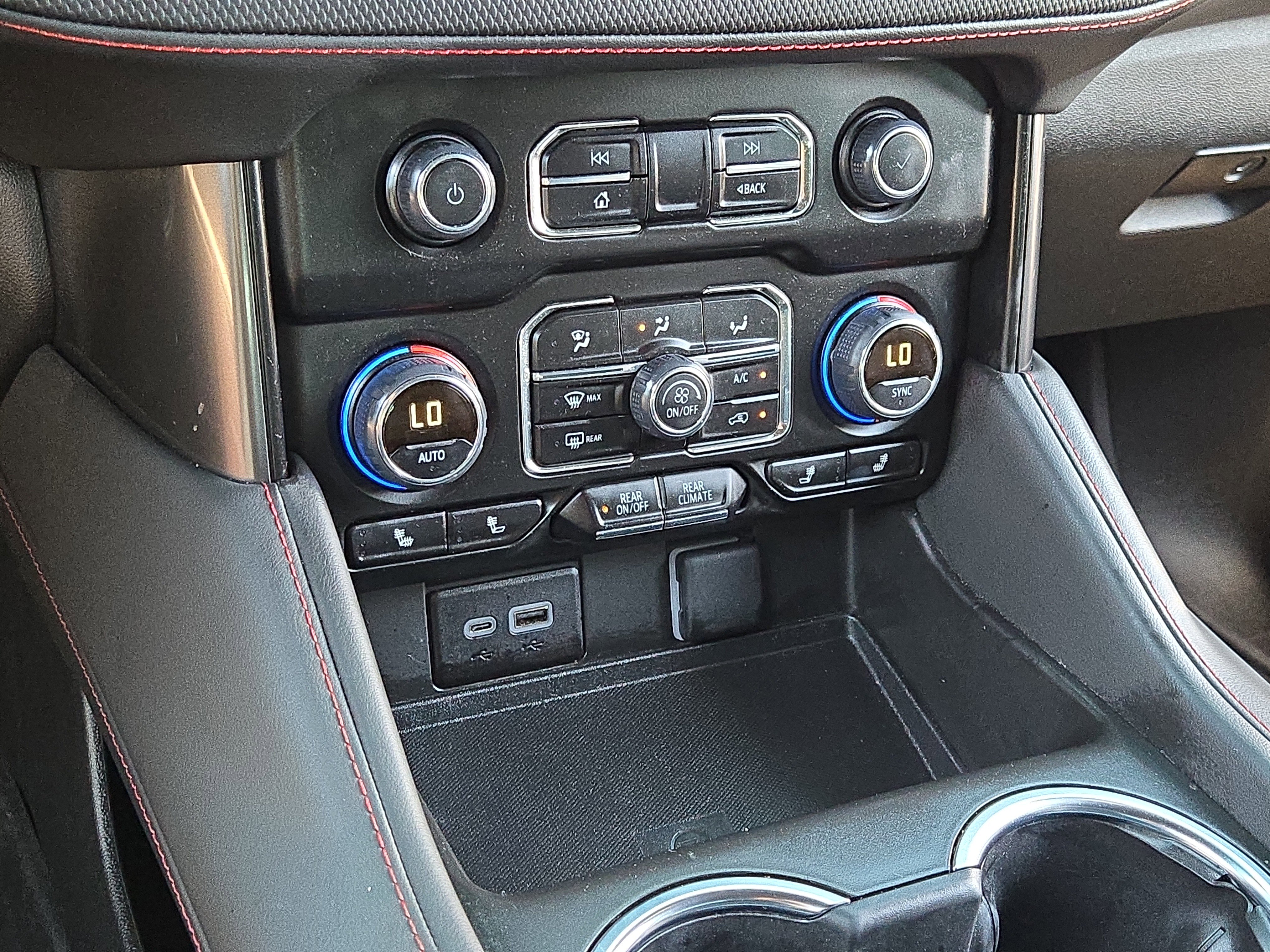 Used 2024 Chevrolet Tahoe RST w/ Luxury Package RWD image 32