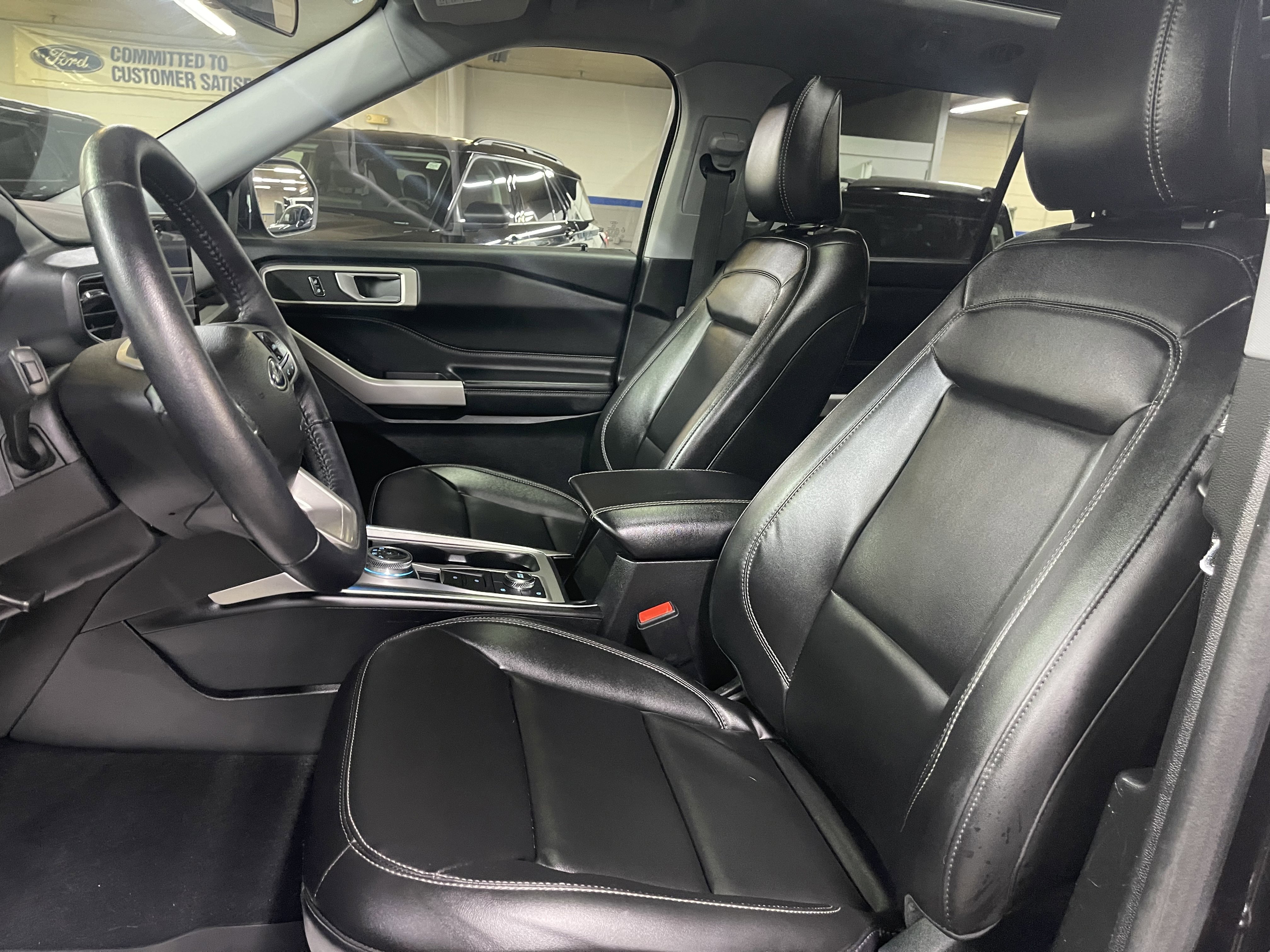 Certified 2023 Ford Explorer XLT w/ Equipment Group 202A image 15