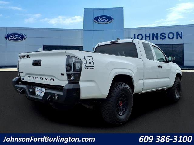 Used 2022 Toyota Tacoma SR AWD/4WD image 3