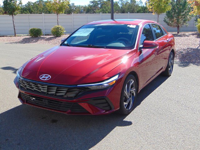 Used 2025 Hyundai Elantra SEL FWD image 9