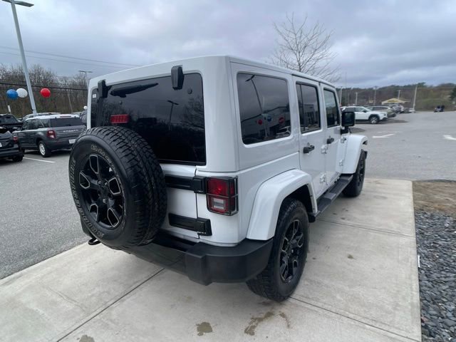 Used 2017 Jeep Wrangler Unlimited Sahara AWD/4WD image 9