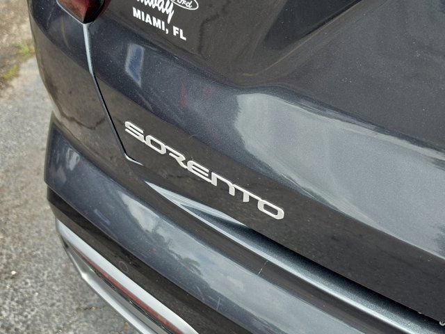 Used 2023 Kia Sorento S image 7