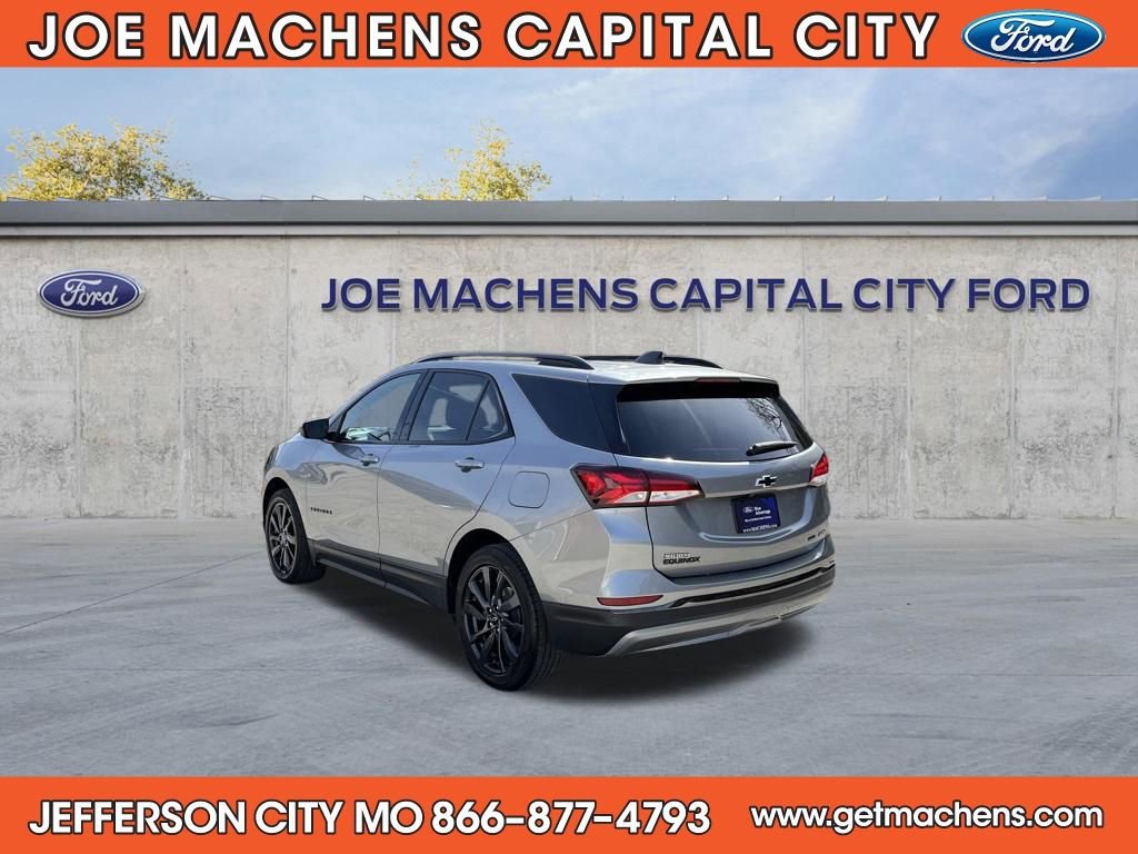 Used 2023 Chevrolet Equinox RS image 3