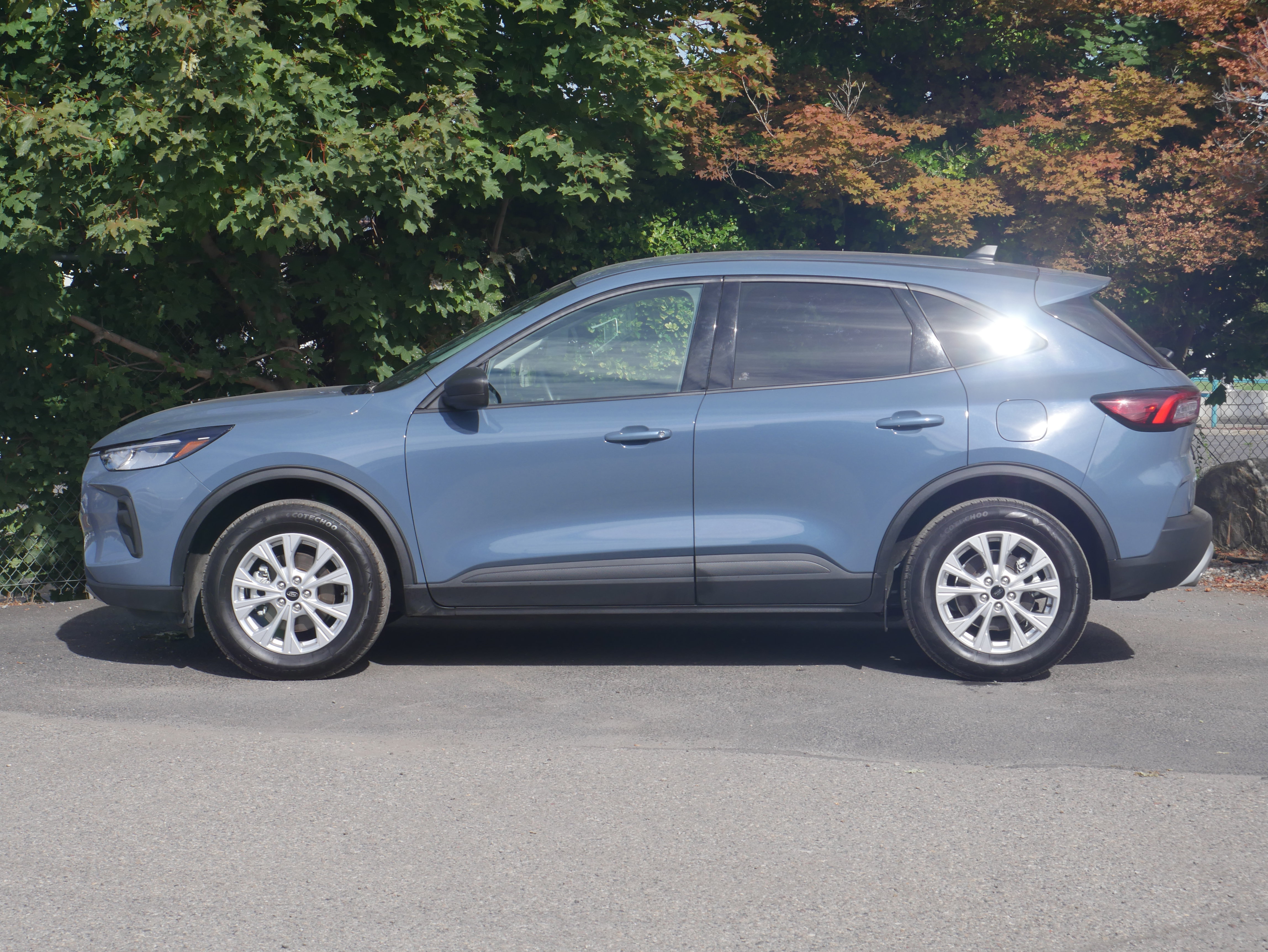 Certified 2025 Ford Escape Active AWD/4WD image 14