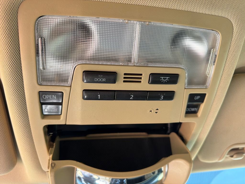 Used 2019 Toyota Highlander XLE AWD/4WD image 19