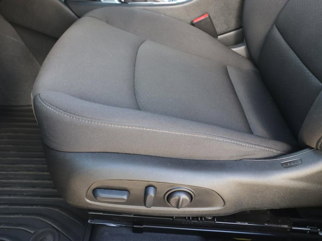 Used 2025 Chevrolet Malibu RS image 17