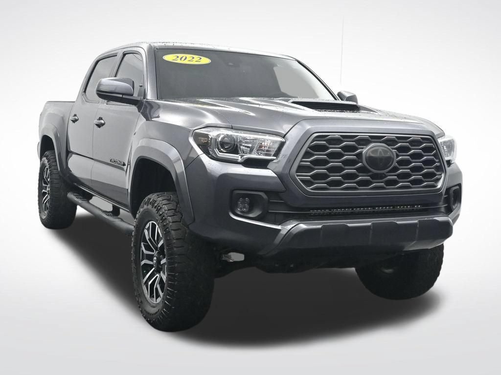 Used 2022 Toyota Tacoma TRD Sport w/ Technology Package AWD/4WD image 3