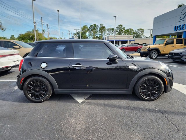 Used 2021 MINI Cooper S image 2