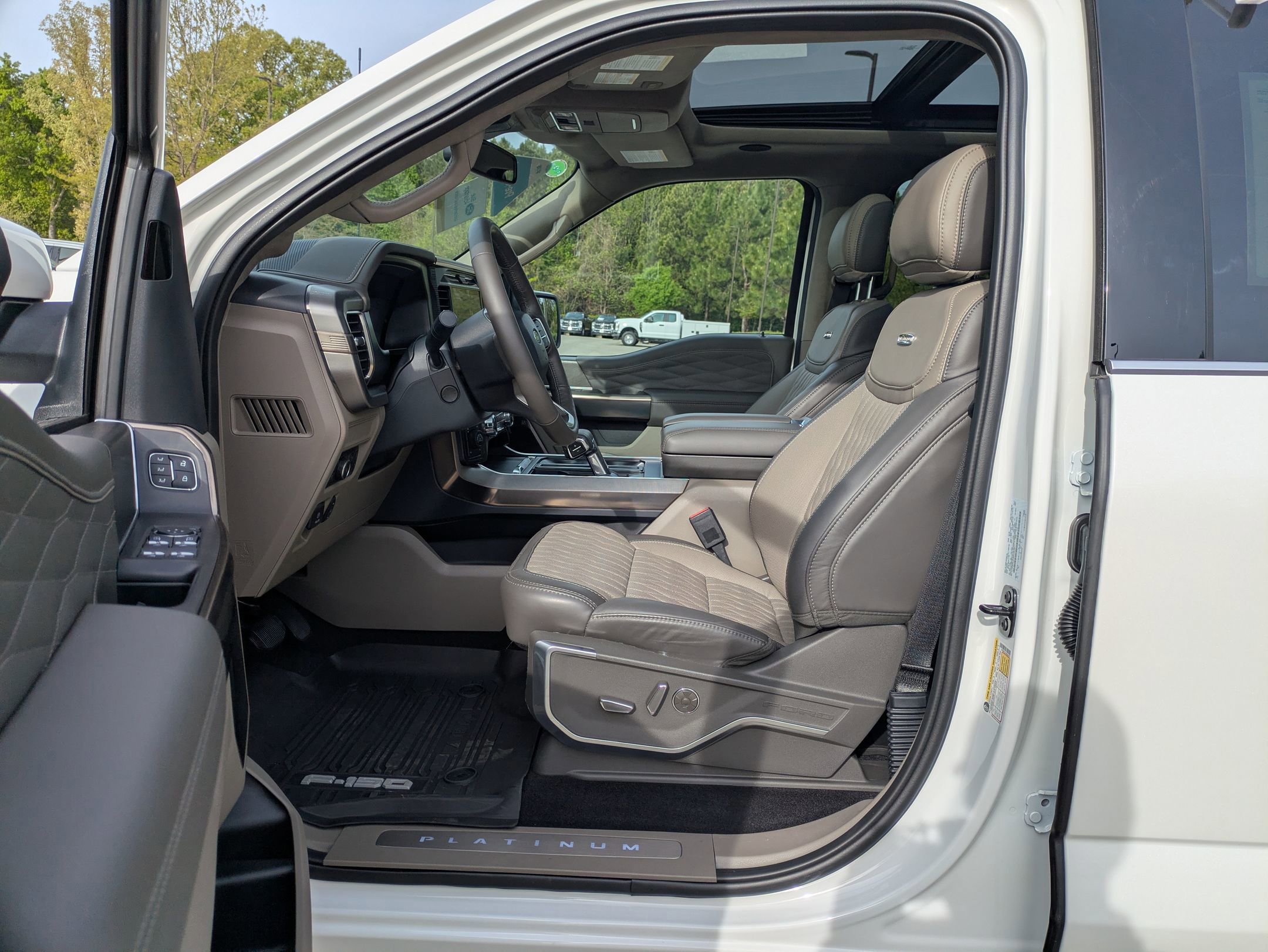 Certified 2025 Ford F150 Platinum w/ Equipment Group 703A Plus image 15