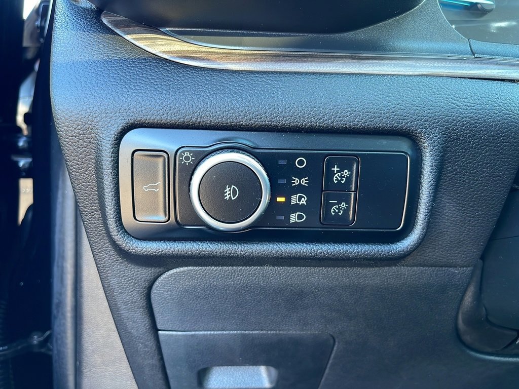 Certified 2023 Ford Explorer Limited w/ Limited Technology Package image 27