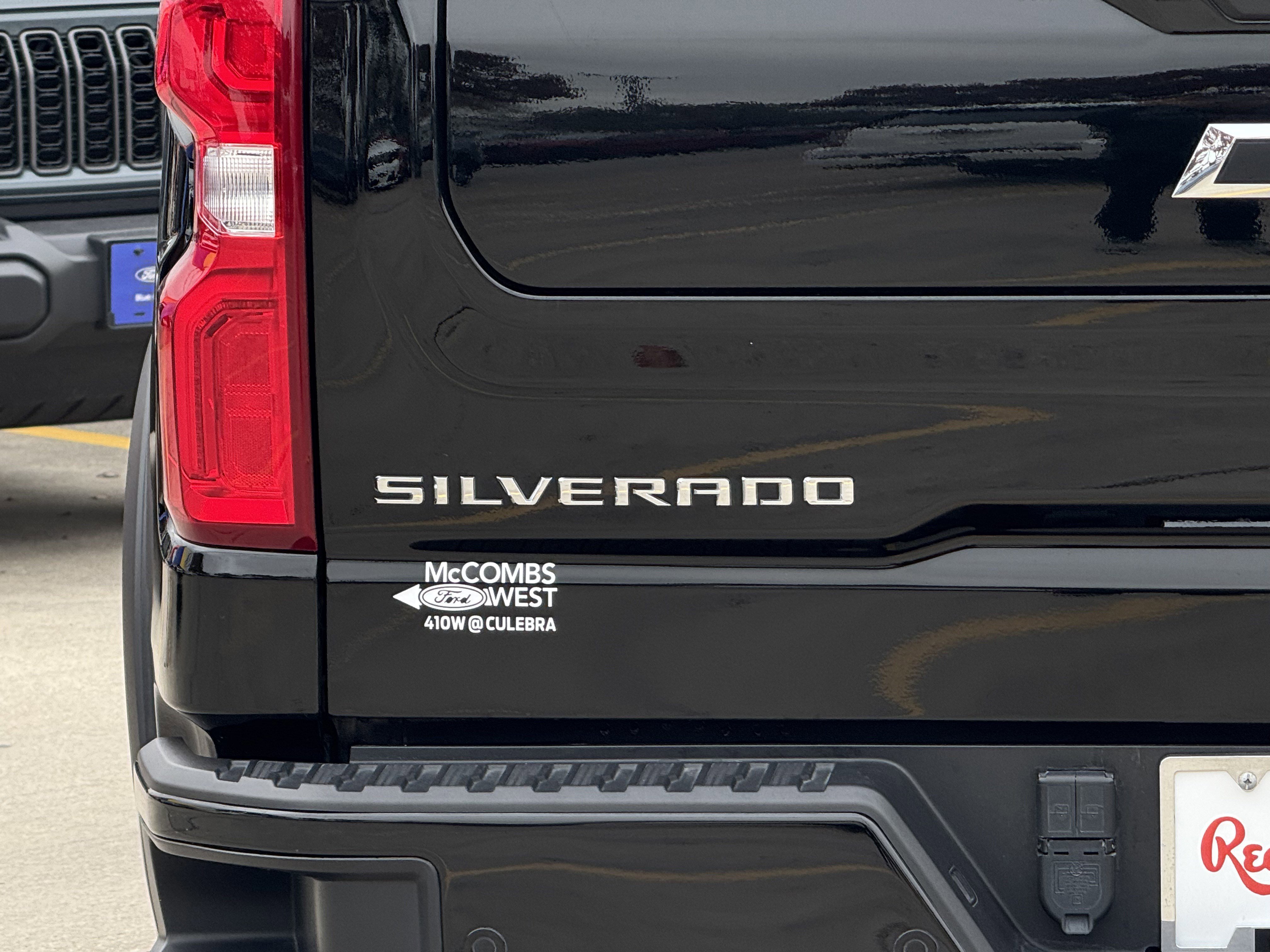 Used 2024 Chevrolet Silverado 1500 ZR2 w/ Technology Package image 12