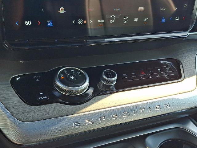 Certified 2025 Ford Expedition Platinum AWD/4WD image 17