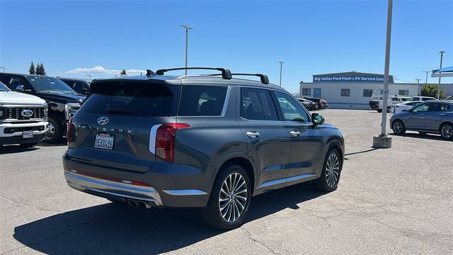 Used 2023 Hyundai Palisade Calligraphy FWD image 3