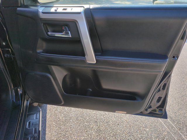 Used 2022 Toyota 4Runner SR5 AWD/4WD image 33