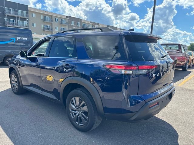 Used 2022 Nissan Pathfinder SV AWD/4WD image 4