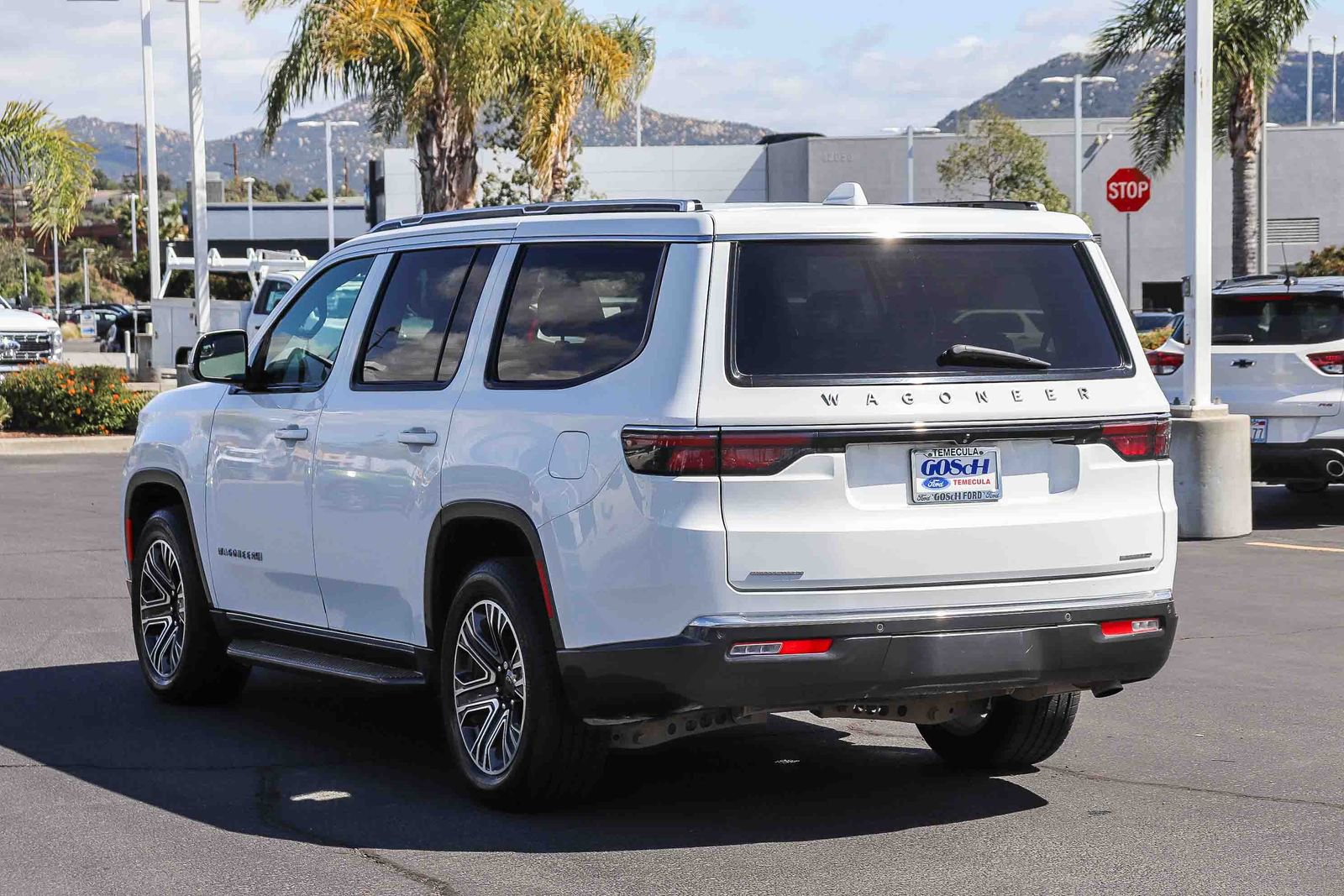 Used 2022 Jeep Wagoneer Series III w/ Flexible Seating Group AWD/4WD image 6