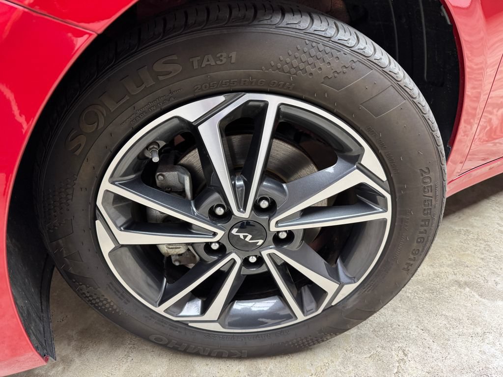 Used 2023 Kia Forte LXS w/ LXS Technology Package FWD image 30