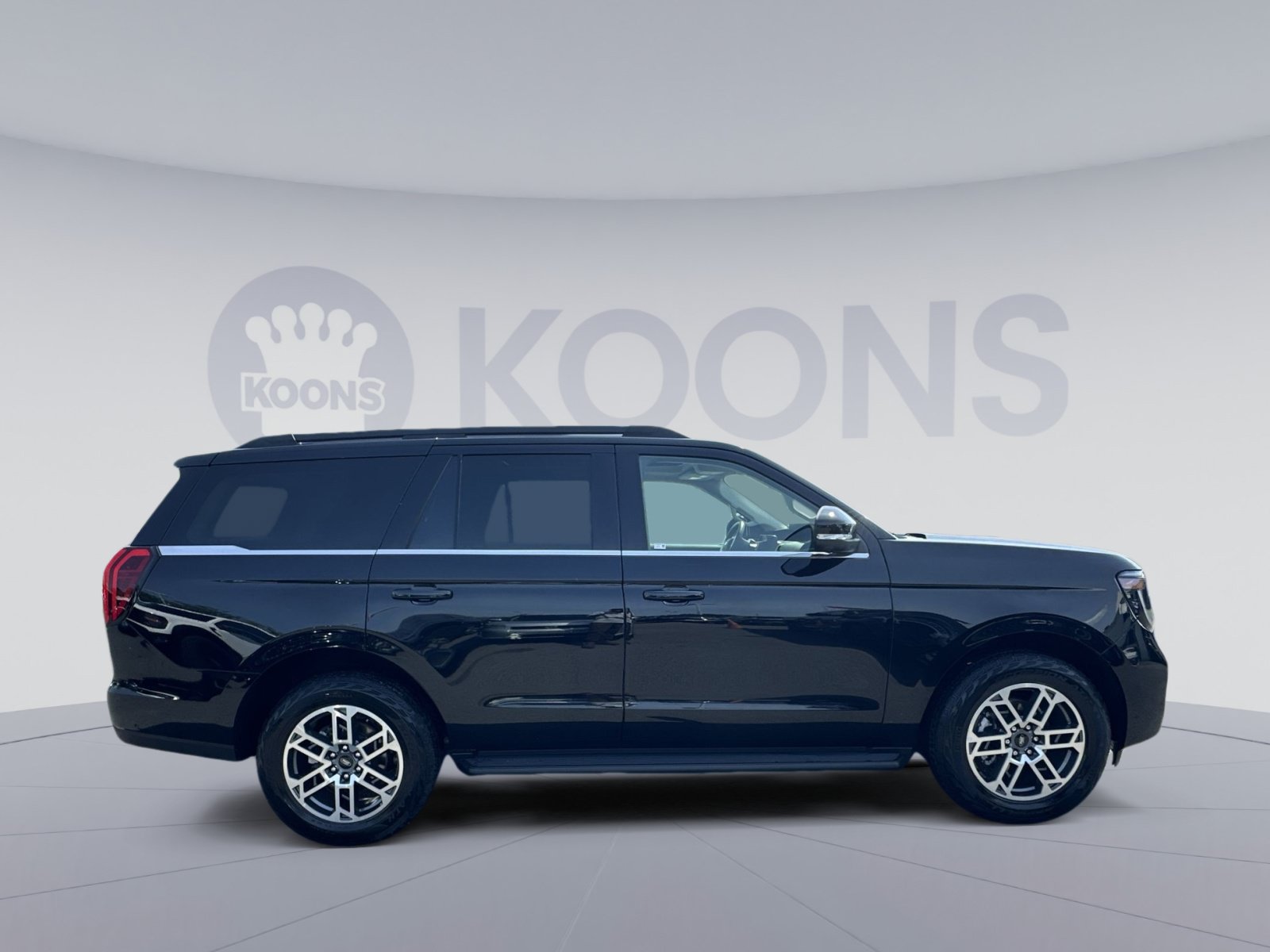 Certified 2025 Ford Expedition Active AWD/4WD image 17