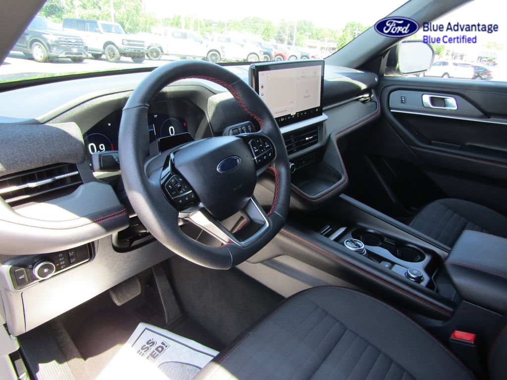 Certified 2025 Ford Explorer ST-Line w/ ST-Line Street Pack AWD/4WD image 4