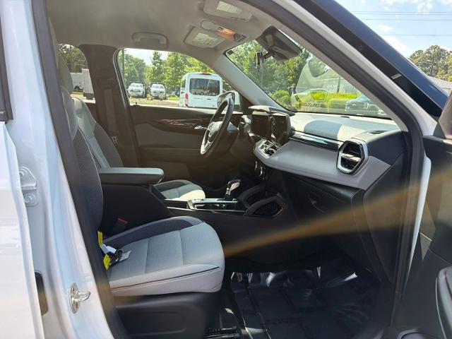 Used 2024 Chevrolet TrailBlazer LT w/ LT Cold Weather Package FWD image 28