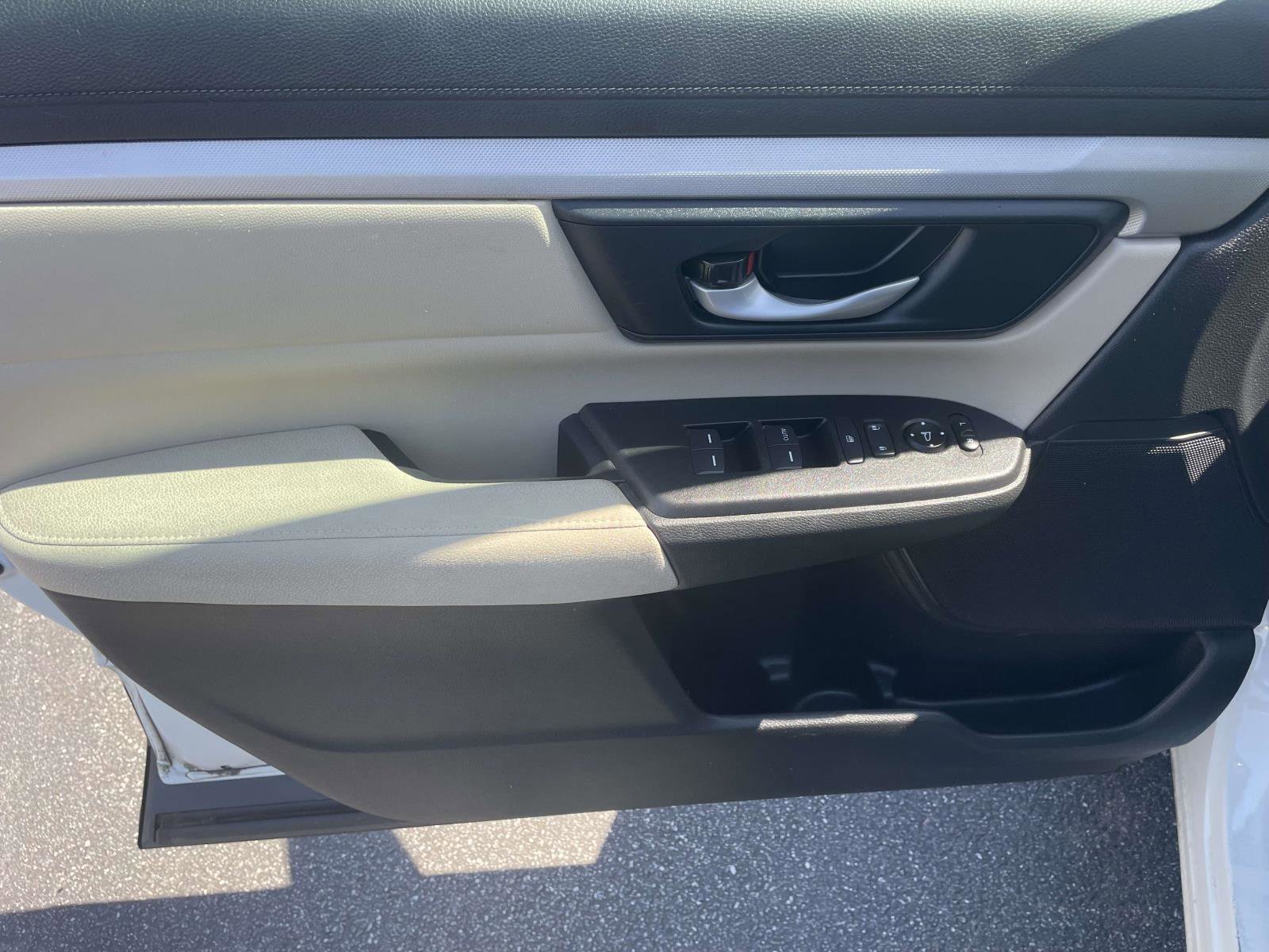 Used 2018 Honda CR-V LX image 11