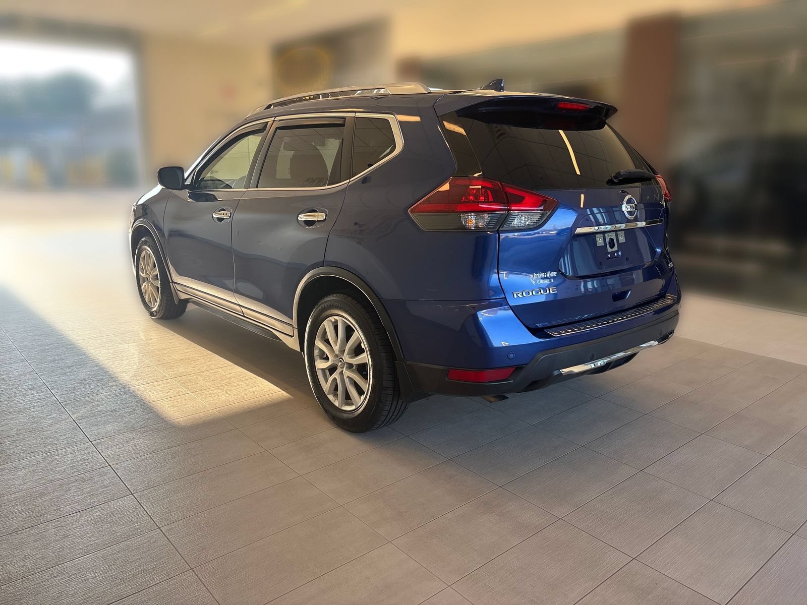 Used 2020 Nissan Rogue SV FWD image 3