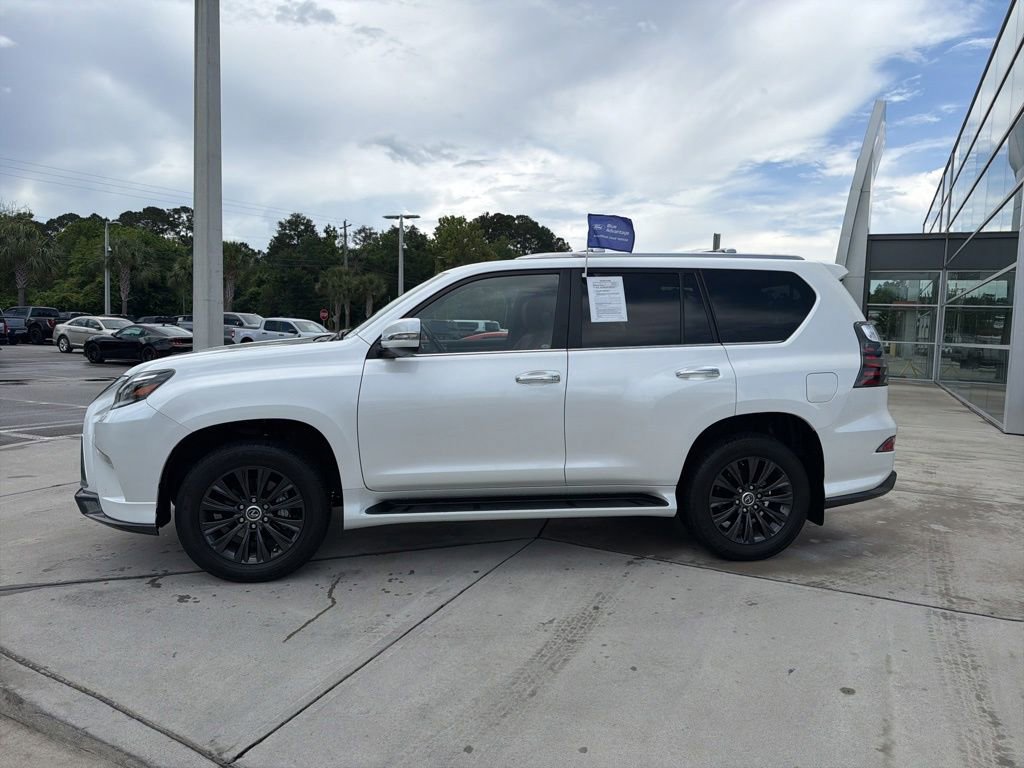 Used 2023 Lexus GX 460 Premium w/ Accessory Package AWD/4WD image 4